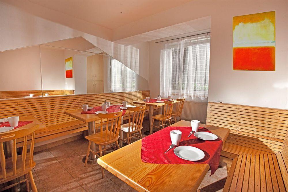 Pension Primus Beroun  Buitenkant foto